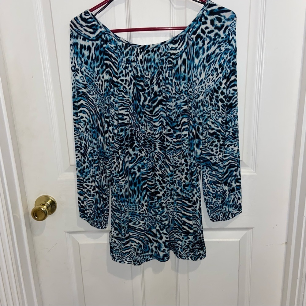 Michael Kors blue leopard print top - Picture 3 of 3